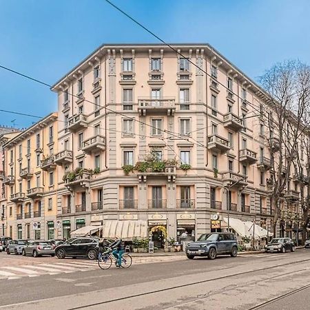 Elegante Appartamento In Centro Milão Exterior foto